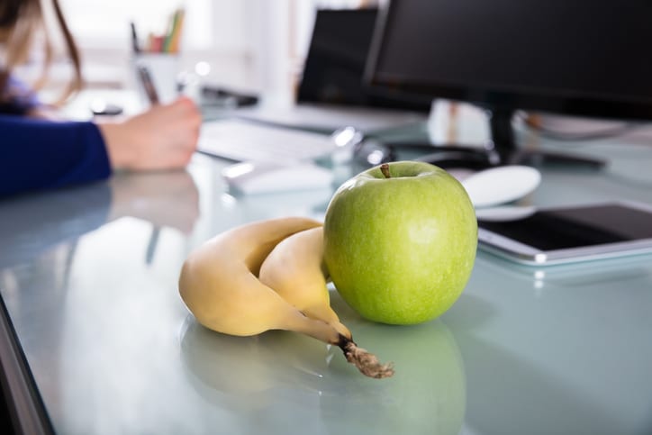 How to Help Hungry Employees Snack Healthy After the New Year